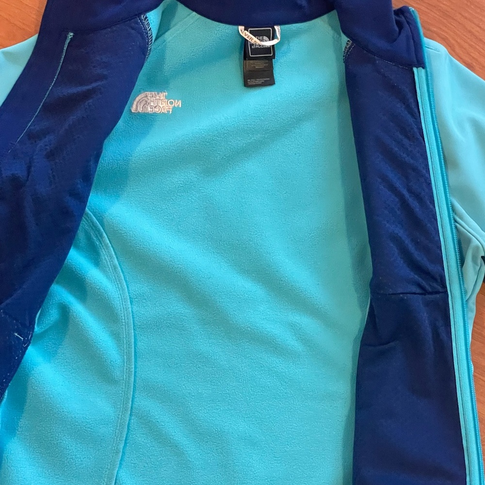 The North Face Jacket - Picture 3 of 9
